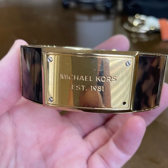 Bracelet - Picture 1 of 3